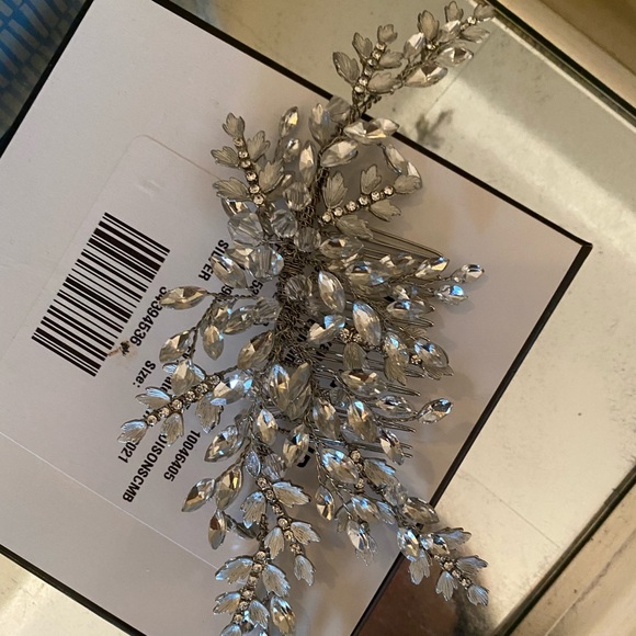 Kleinfeld’s Michelle Roth Madison Bridal Headpiece - Picture 4 of 5